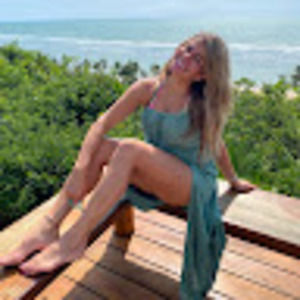 Meet your Posher, Simone